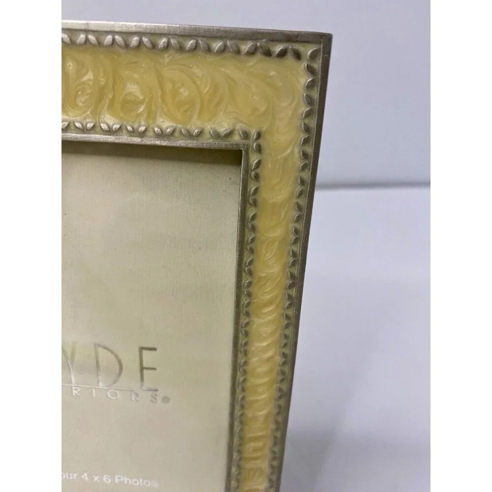 Pryde Interiors Vanilla Cream Enamel Silver‎ Tone 4x6 Photo Frame Wedding Bells